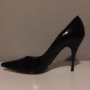 Steve Madden Classic black pumps